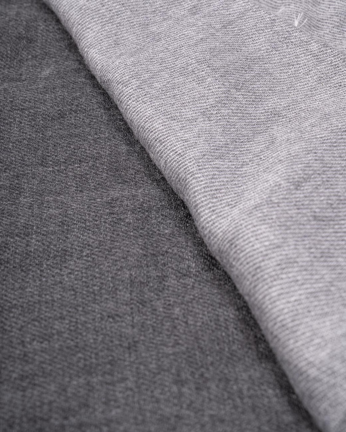 shop BRUNELLO CUCINELLI  Sciarpa: Brunello Cucinelli sciarpa Colorblock in cashmere e seta.
La sciarpa misura circa 75 cm in larghezza e 180 cm in lunghezza.
Composizione: 95% CASHMERE, 5% SETA.
Made in Italy.. MSC606AV-CW483 number 1521863